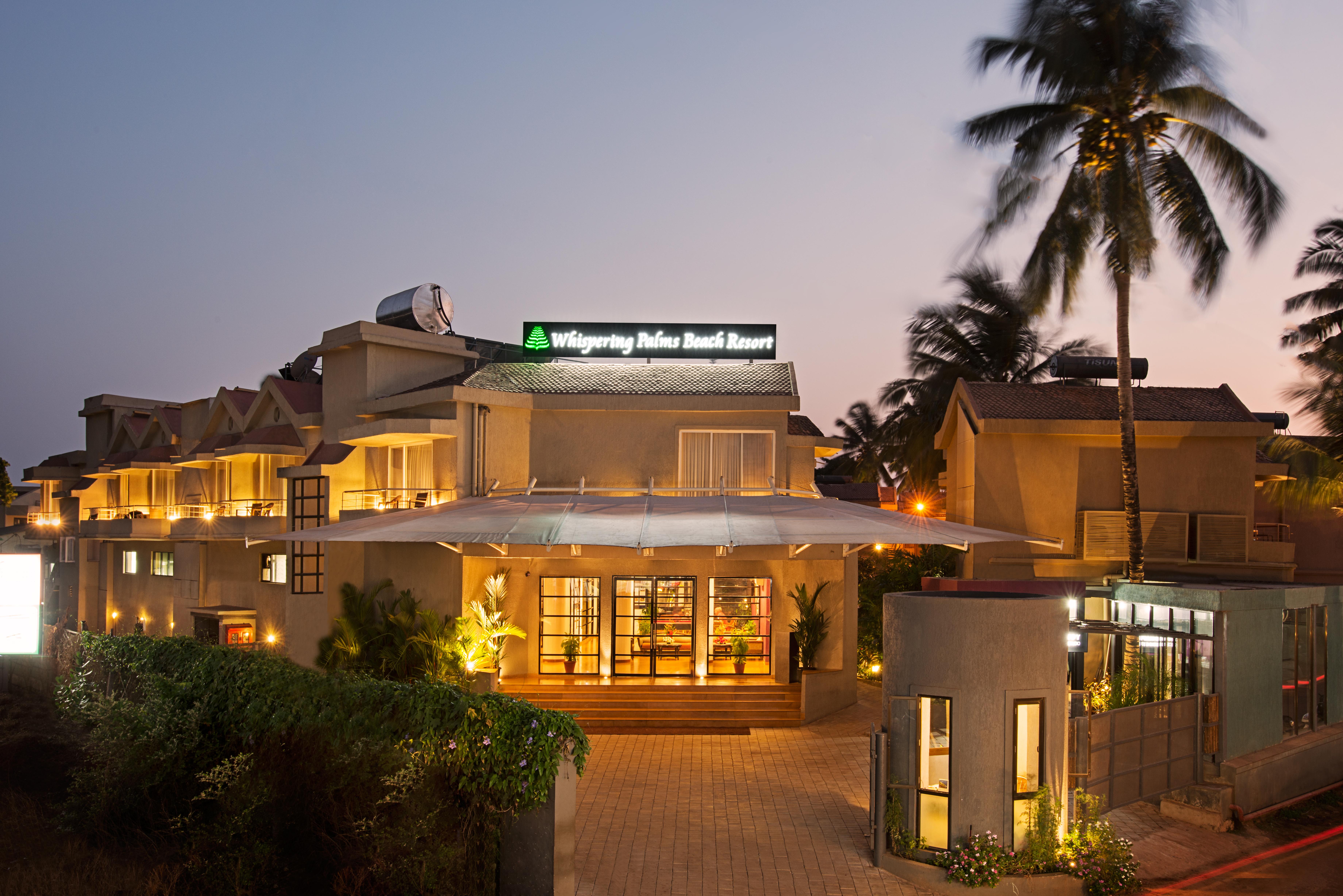 Whispering Palms Beach Resort Кандолим Екстериор снимка