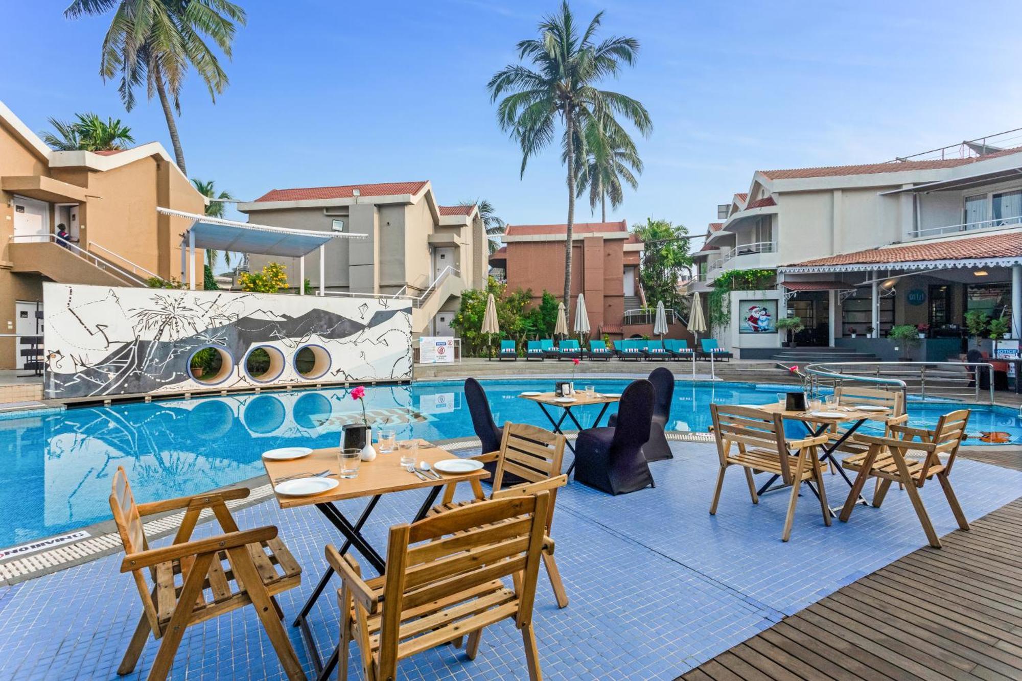 Whispering Palms Beach Resort Кандолим Екстериор снимка